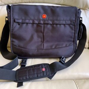 Swiss Gear laptop bag 💼